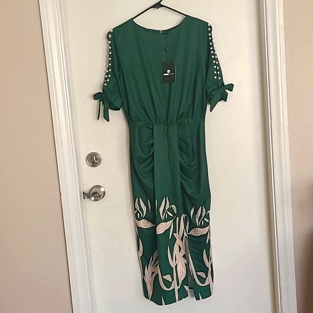 Beautiful Green Dress. NEW WITH TAG